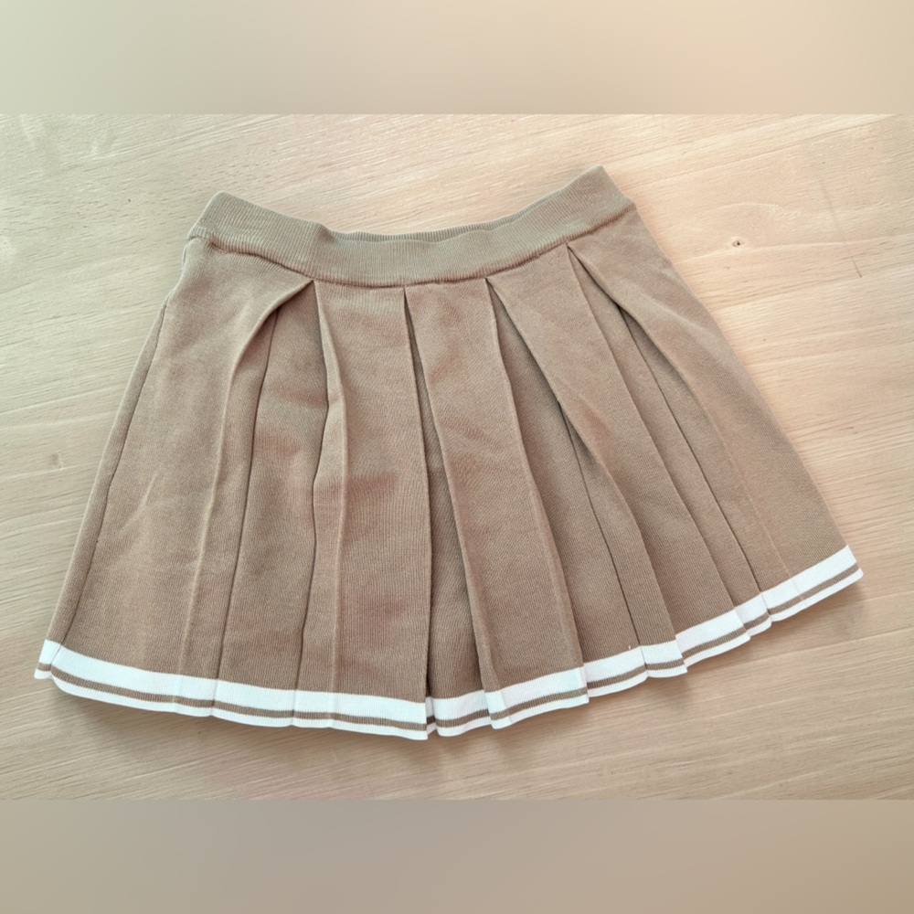 Daisy Women's Tan Pleated Skort with White Trim